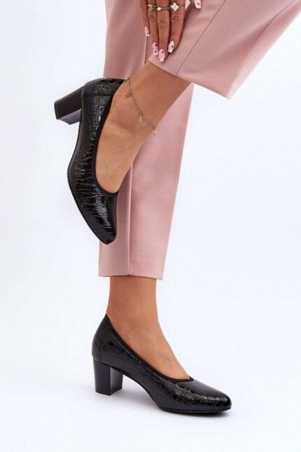 Schwarze Pumps mit Struktur - niedriger Absatz