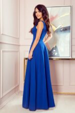 Blaues ärmelloses langes Abendkleid